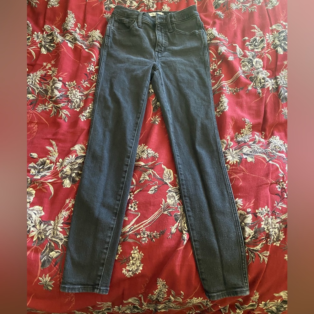 Madewell. High Waisted Black Skinny Jeans. Size 26.